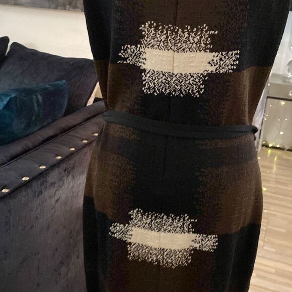 St.John exclusive dress, US8 - Picture 3 of 11